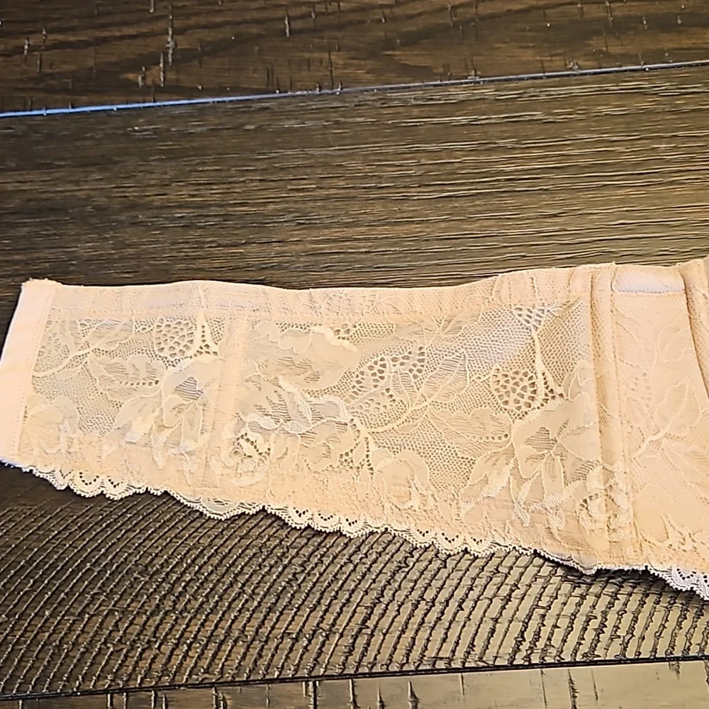 Torrid 48C Strapless bra w/ straps - Picture 1 of 3